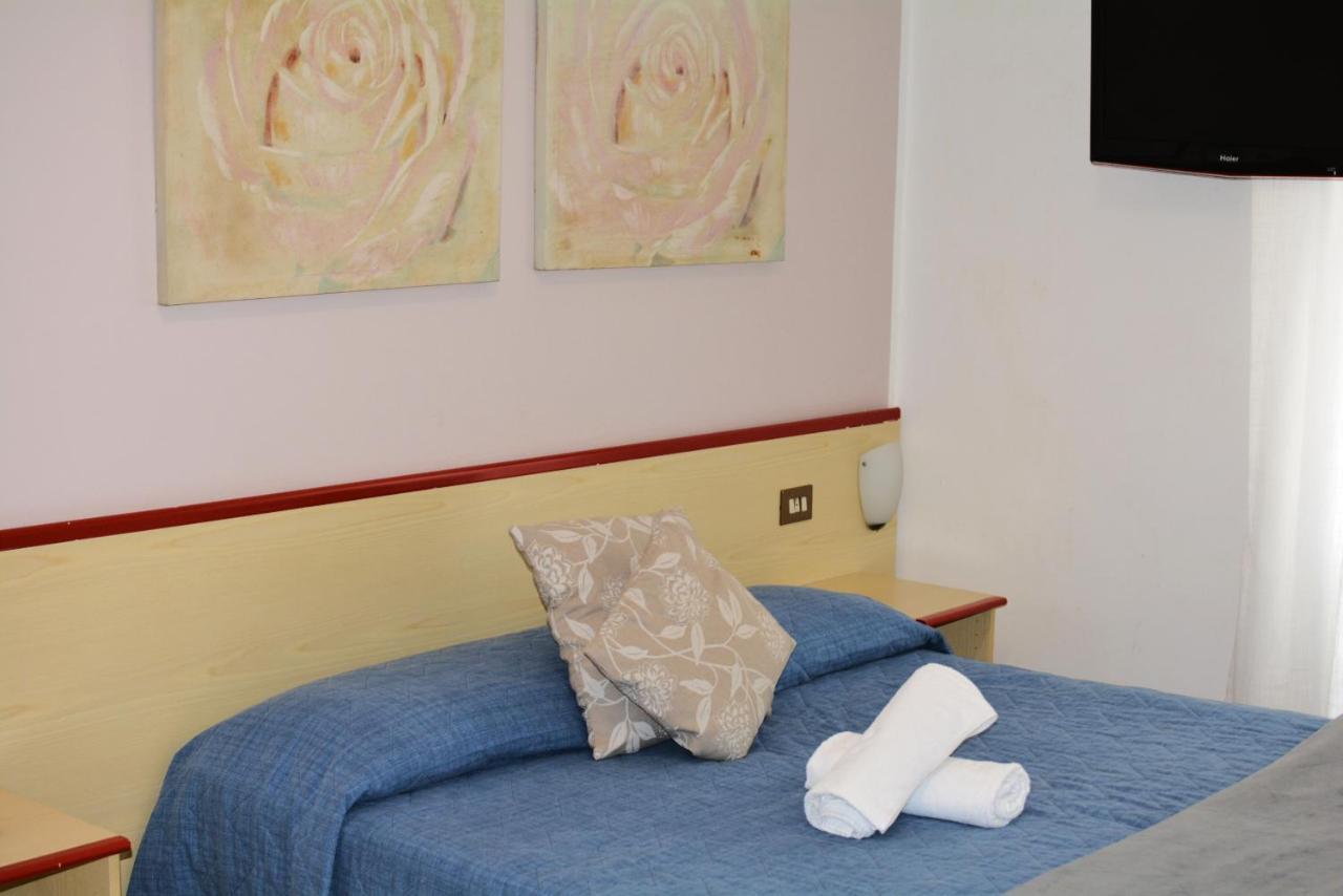Hotel La Madunina Varazze Exteriör bild